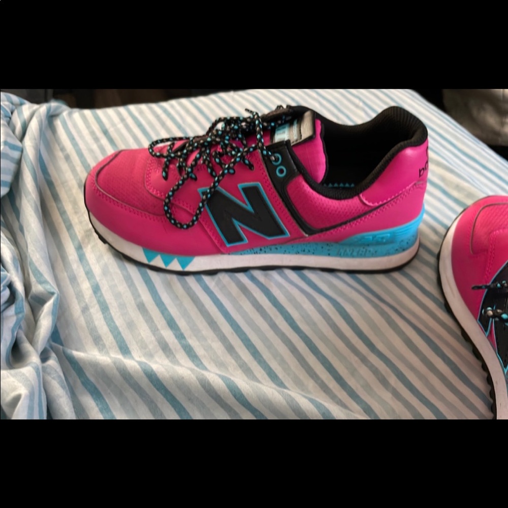 Used Shoes - Picture 4 of 6